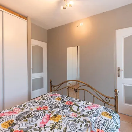 Maison Zoe- Haute Pyrenees Semesterbostad Saint-Laurent-de-Neste